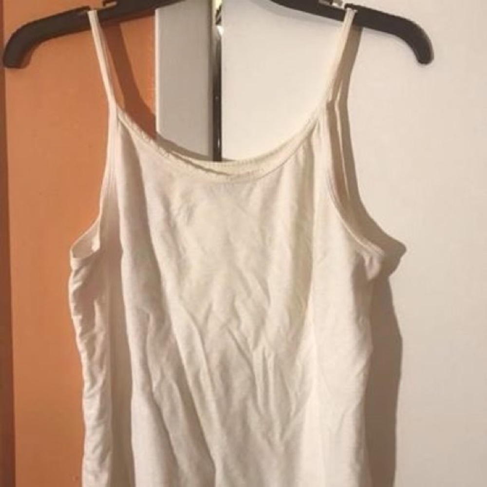 Hanes t-shirt